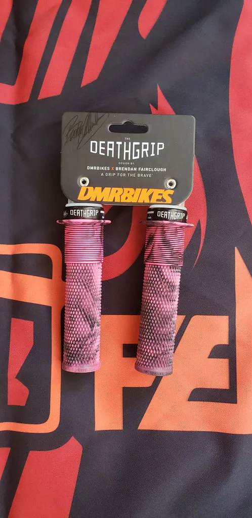 Deathgrip 1 rosado